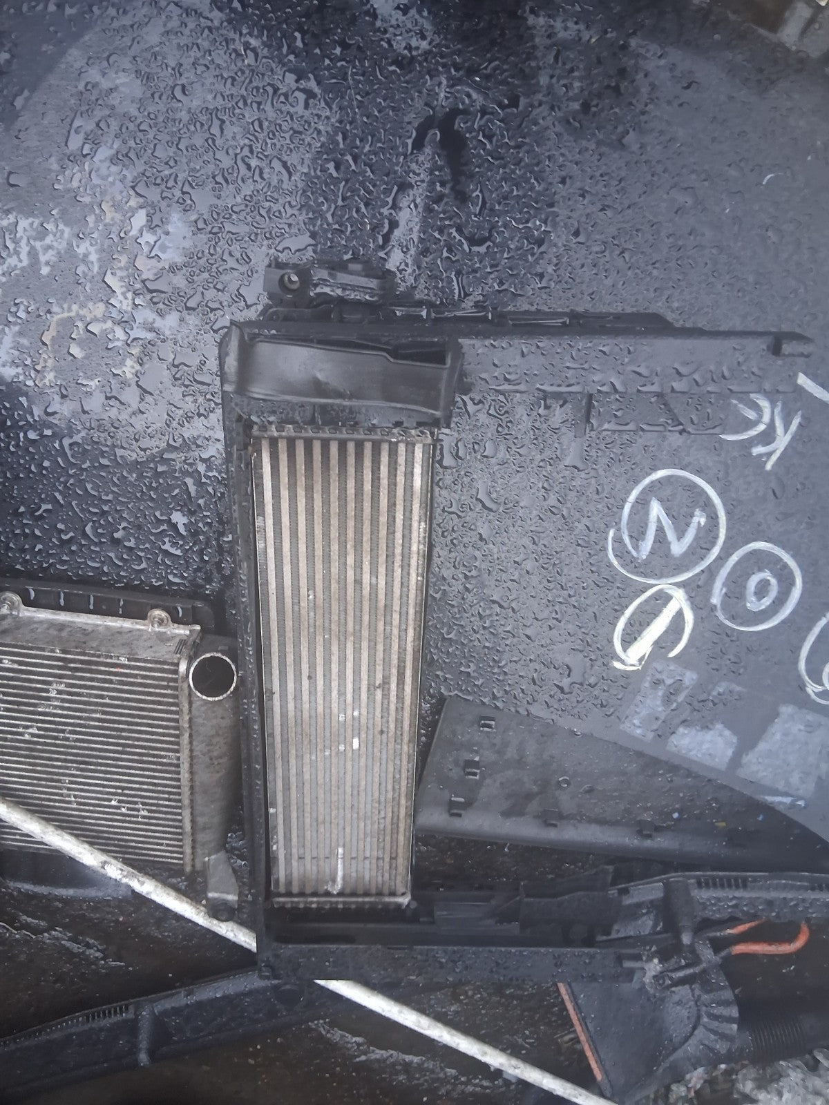 BMW 2010 5 SERIES INTERCOOLER RADIATOR  R7368003