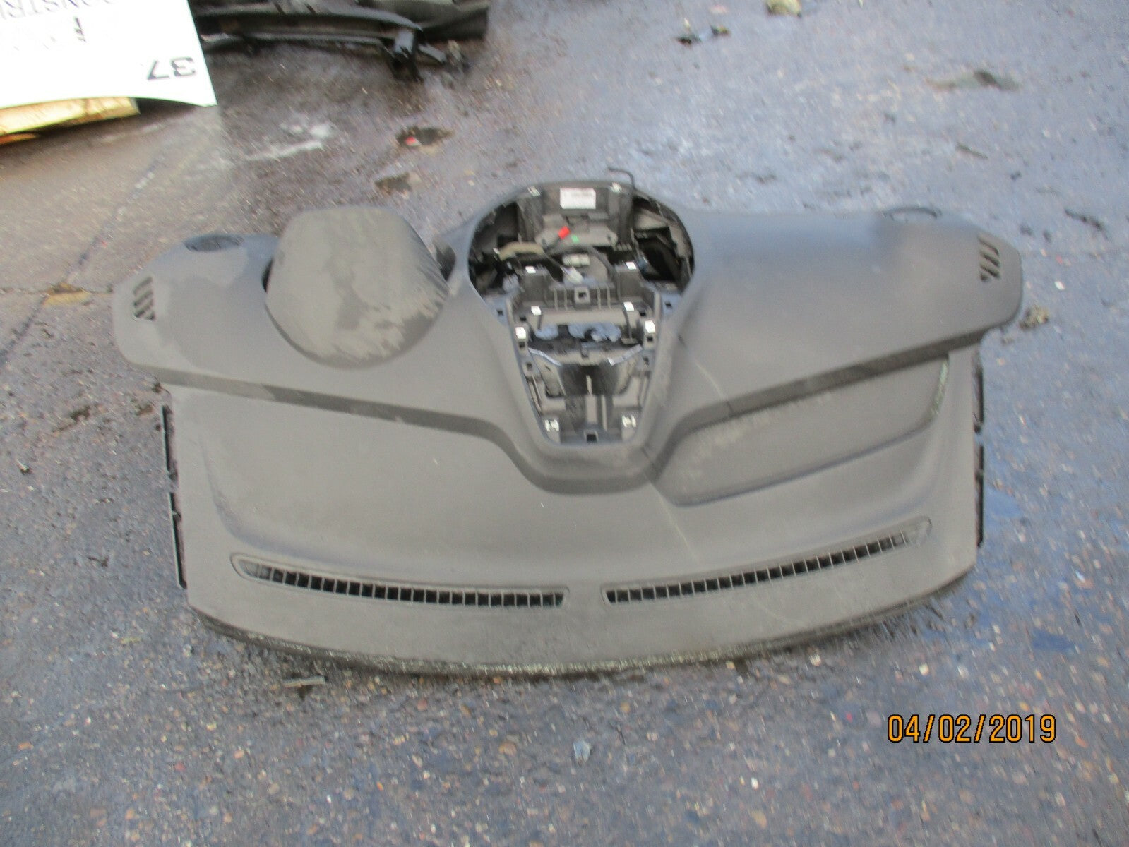 FORD TRANSIT COURIER 2014 DASHBOARD