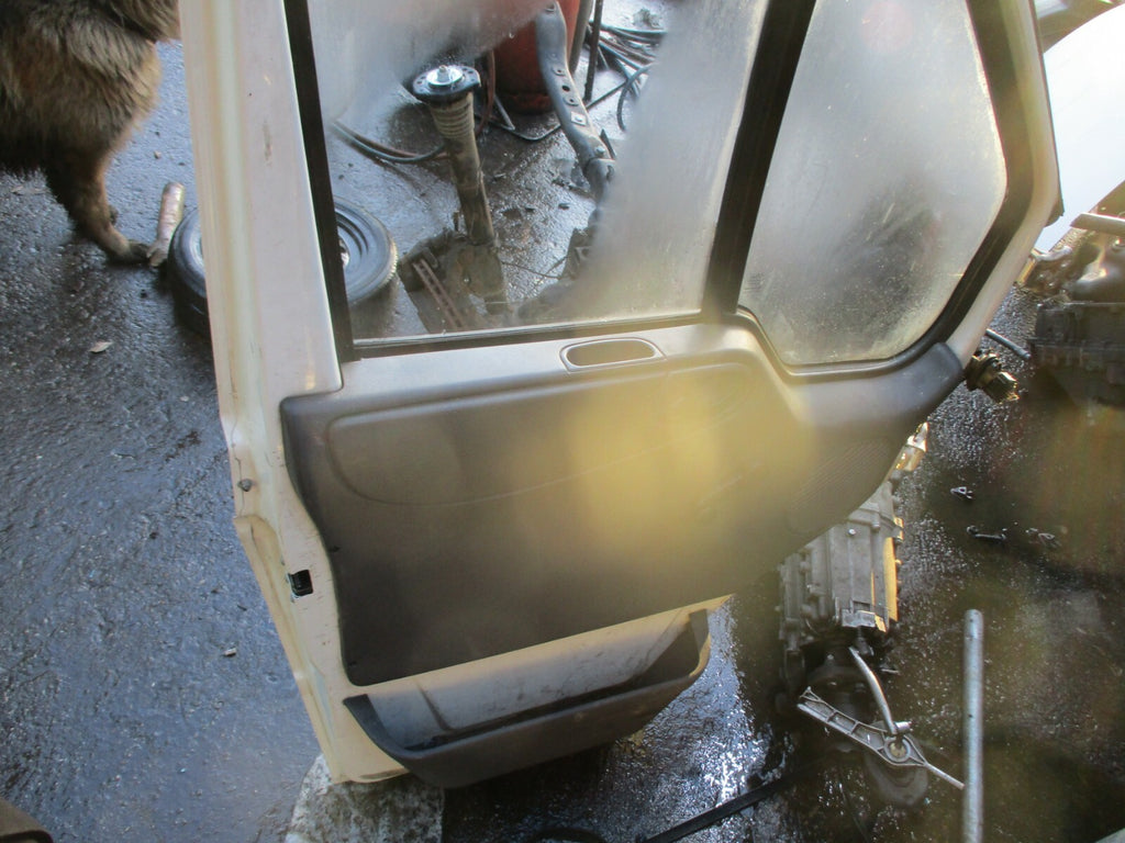 FORD TRANSIT 350 2005 PRE FACELIFT NS PASSENGER SIDE COMPLETE DOOR WHITE