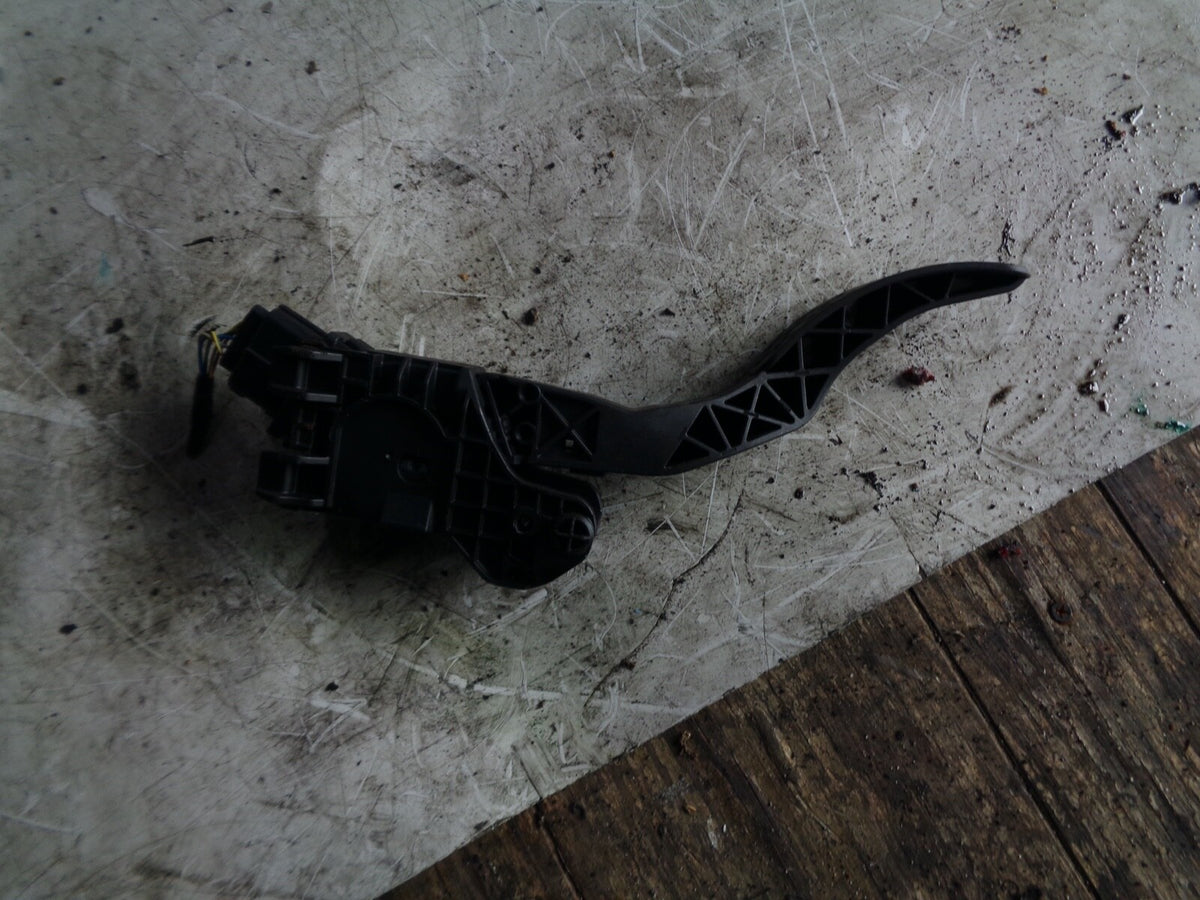 VW VOLKSWAGEN UP 2016 5 DOOR ACCELERATOR THROTTLE PEDAL 1S2721503A