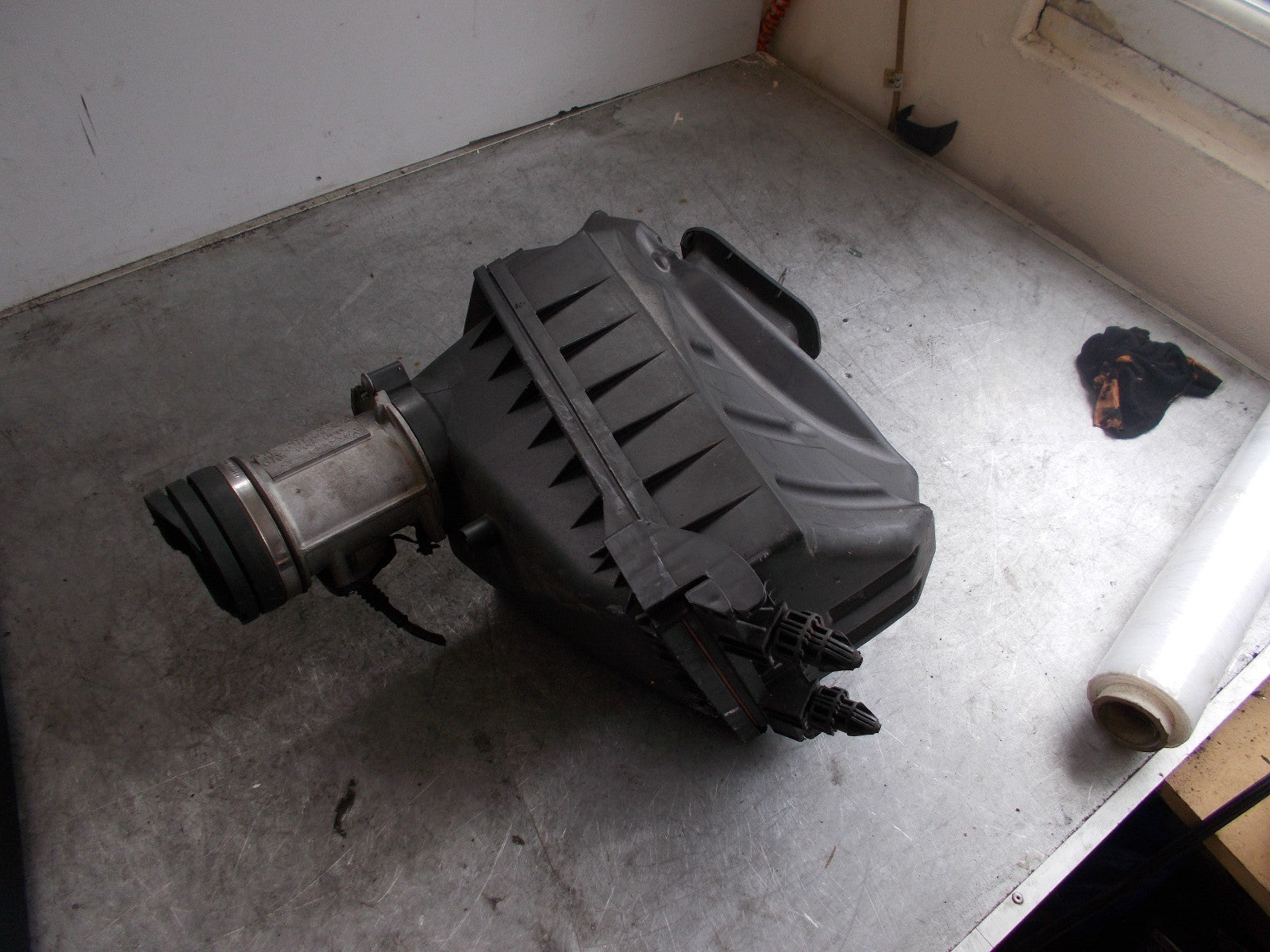 AUDI A4 B6 8E (MK2) 2001-05 1.8 AIR FILTER BOX HOUSING 059133835B