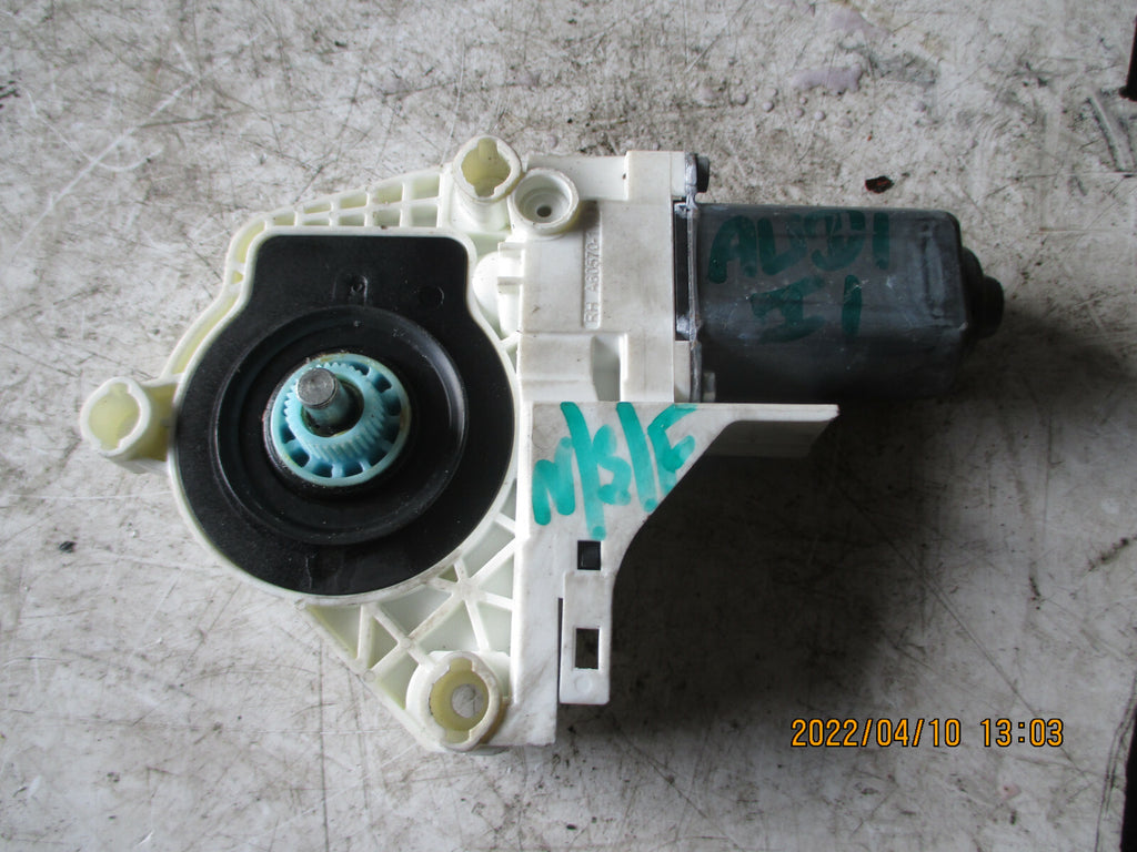 AUDI A1 2015 5 DOOR 8X NSF PASSENGER SIDE FRONT DOOR WINDOW MOTOR 8K0959801C