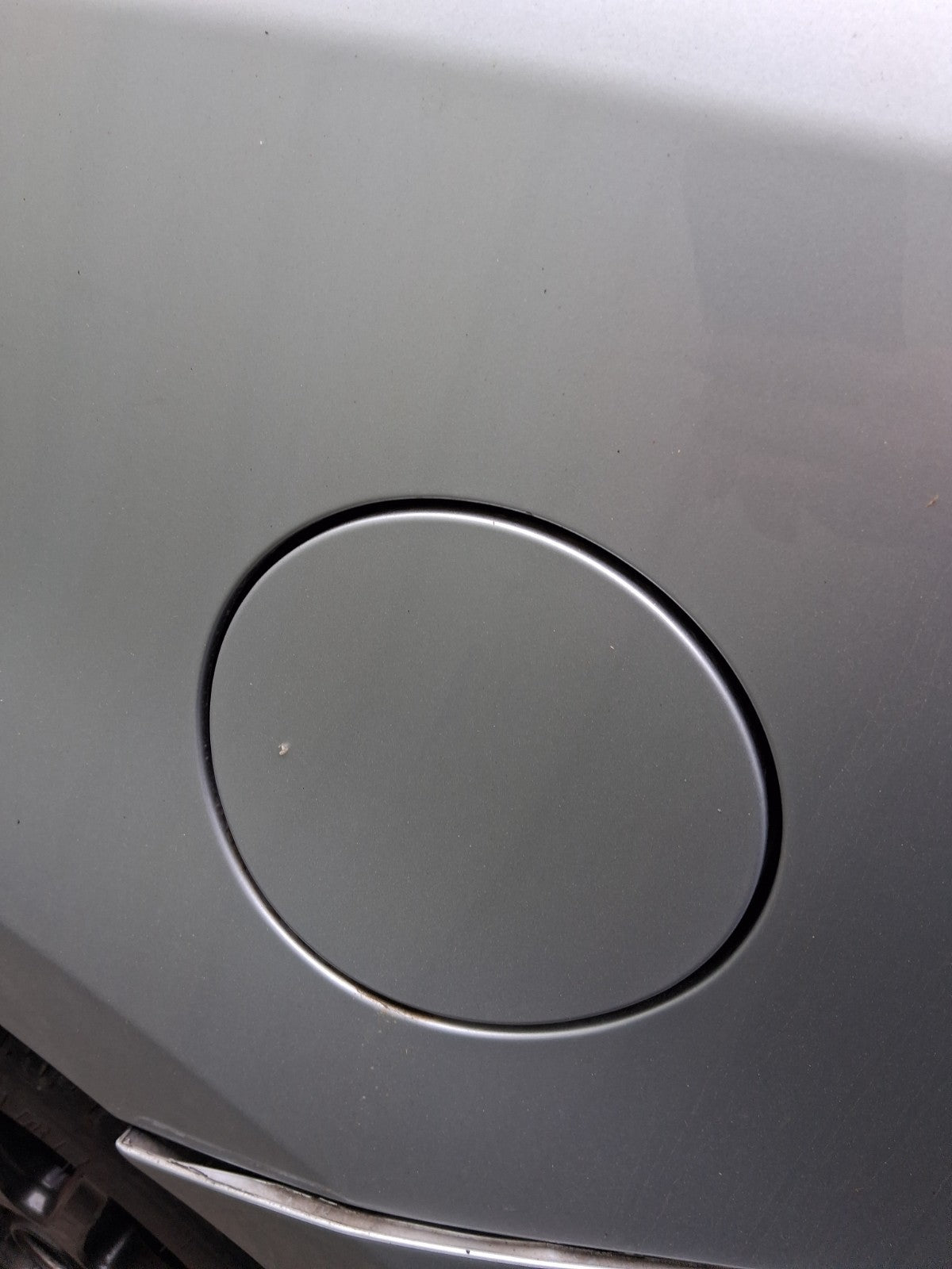 2018 TOYOTA PRIUS V PLUS XW40 FUEL FLAP LID COVER SILVER