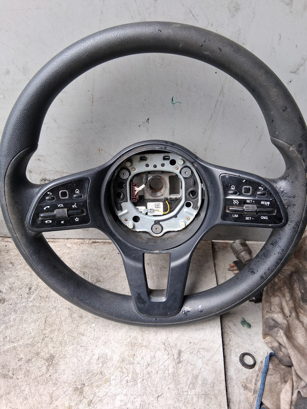 2021 MERCEDES BENZ SPRINTER W907 MULTIFUNCTIONAL STEERING WHEEL BLACK 6407735