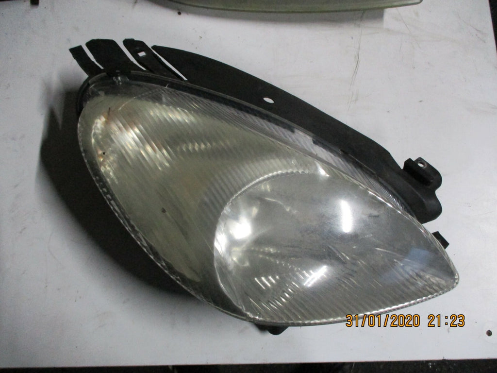 CITROEN XSARA PICASSO 2006 OSF DRIVER SIDE FRONT HEADLIGHT HEADLAMP
