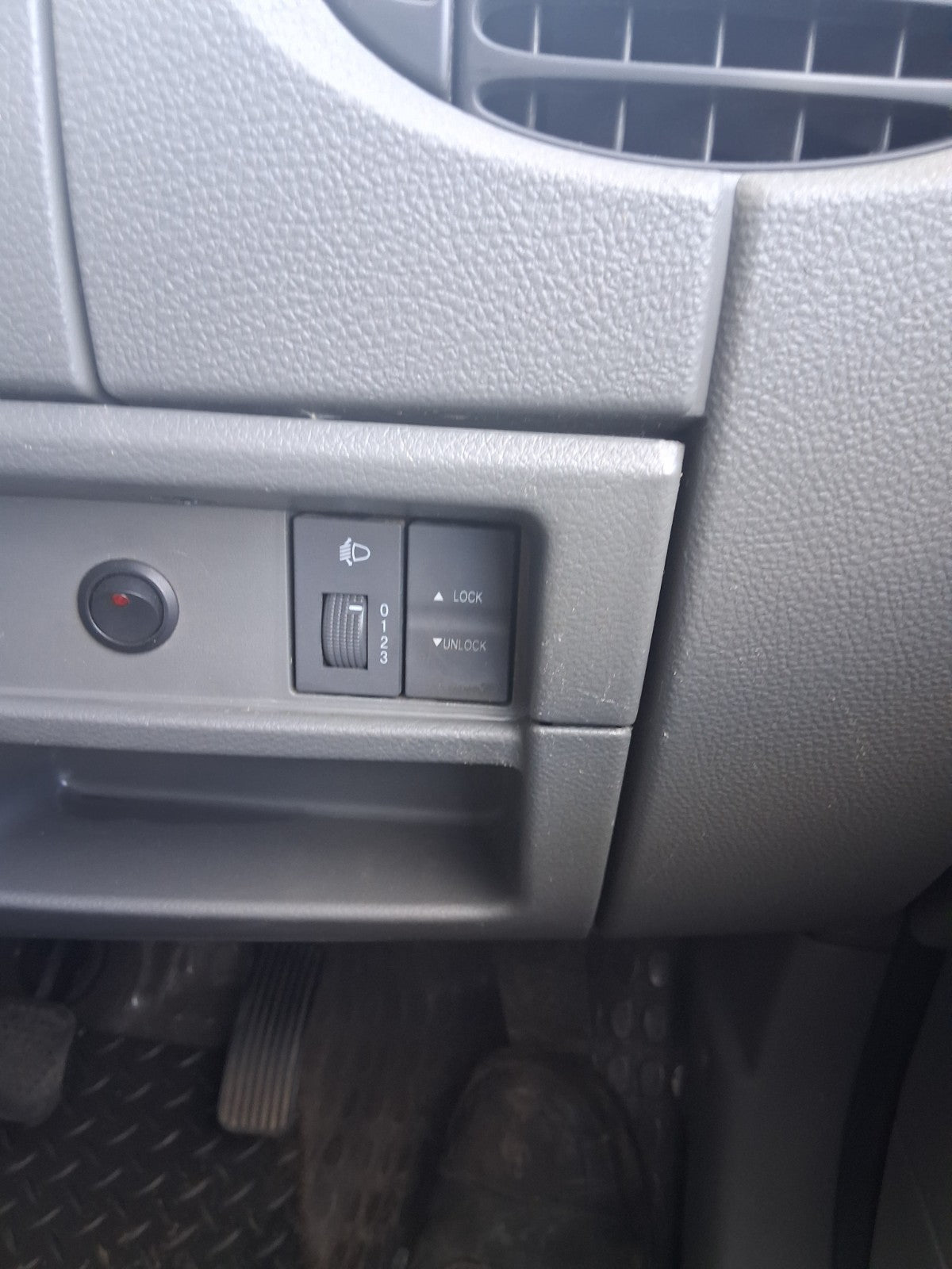 2020 SAIC LDV V80 HEADLIGHT ADJUSTER CONTROL SWITCH