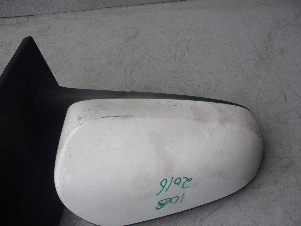 PEUGEOT 108 2016 OSF DRIVER SIDE FRONT MANUAL WING MIRROR WHITE