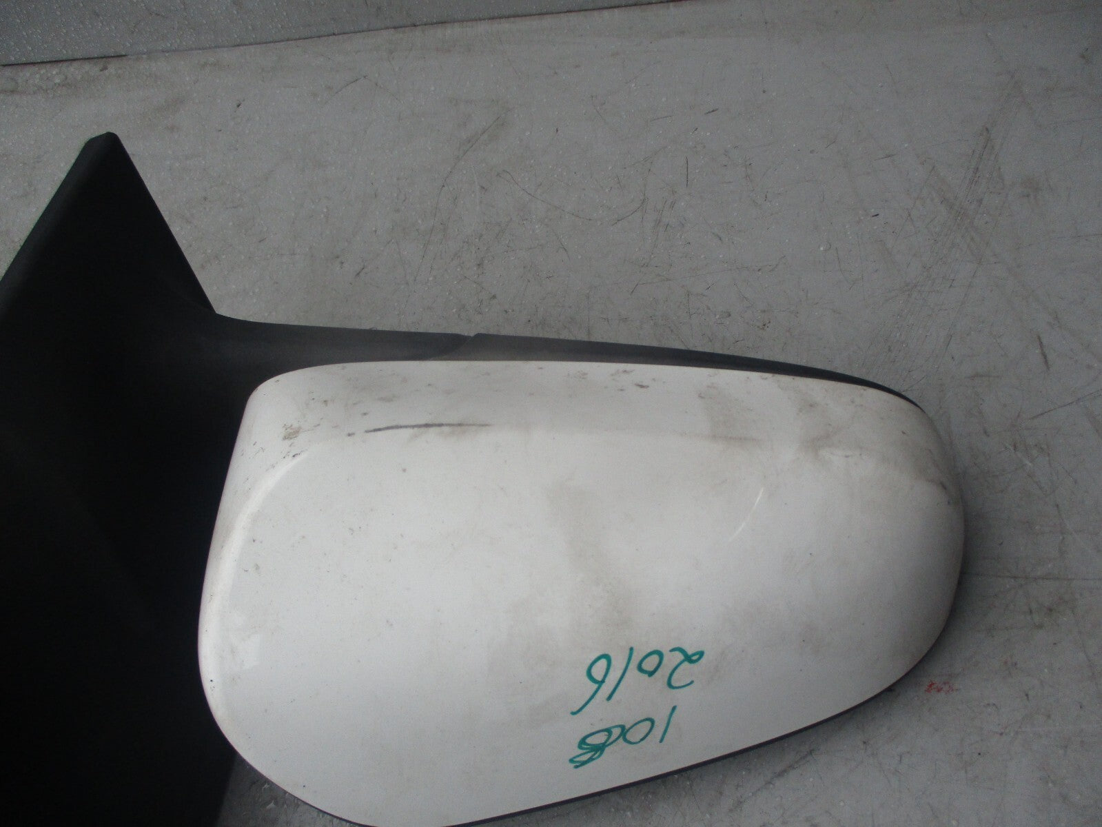 PEUGEOT 108 2016 OSF DRIVER SIDE FRONT MANUAL WING MIRROR WHITE