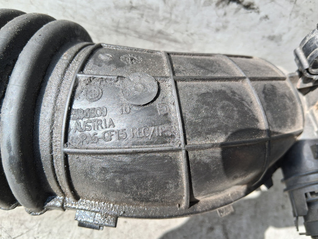 2015 BMW 3 SERIES F30 ESTATE 2.0 DIESEL AIR INTAKE PIPE HOUSING PIPE 586509