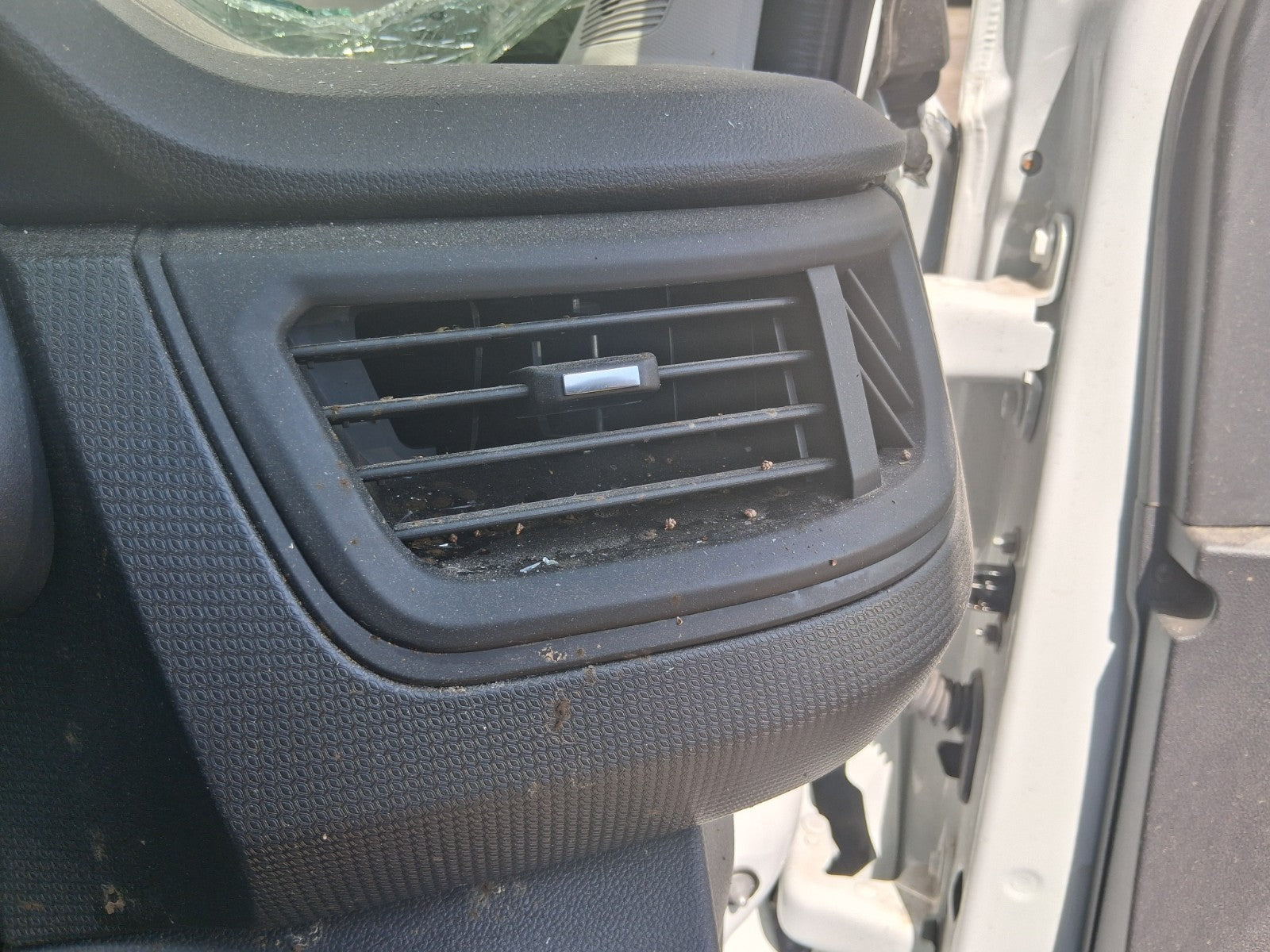 2025 RENAULT TRAFIC X82 MK3 OSF DRIVER SIDE FRONT RIGHT AIR VENT