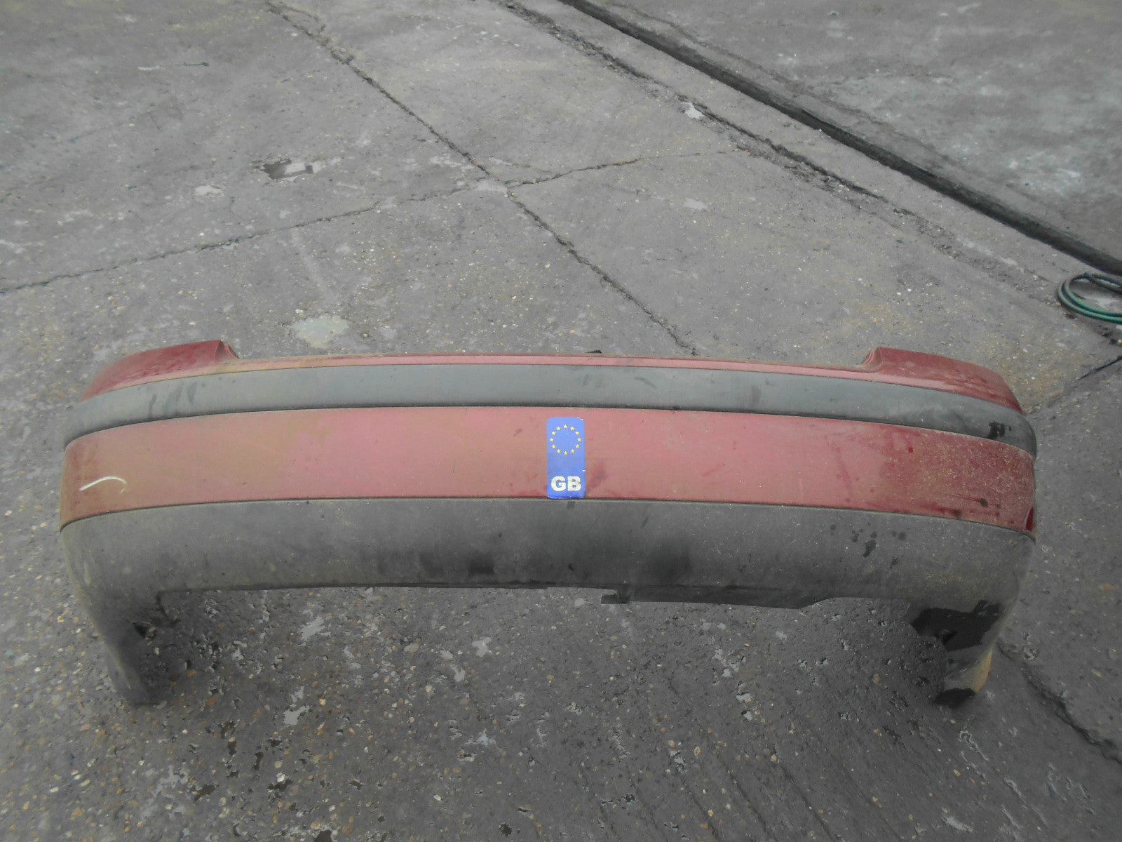 VOLKSWAGEN VW PASSAT SALOON 3B B5 2001 REAR PLASTIC BUMPER BURGUNDY RED