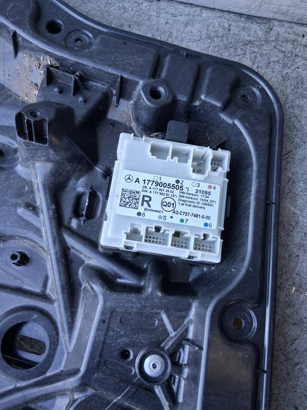 2021 MERCEDES A CLASS V177 OSR DRIVER REAR WINDOW REGULATOR & DOOR MODULE