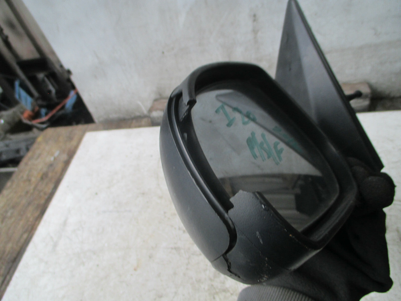 HYUNDAI I20 MK1 NSF PASSENGER SIDE FRONT MANUAL WING MIRROR