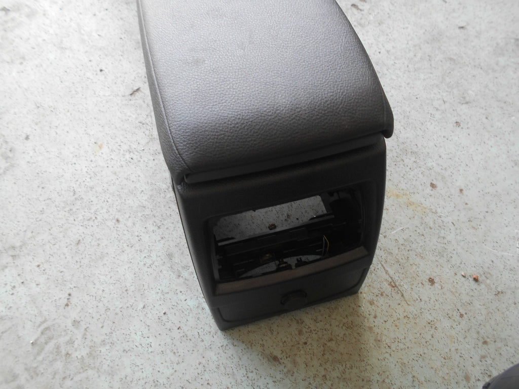 BMW 1 SERIES F20 2016 2017 RHD CENTRE CONSOLE ARM REST 12V SOCKET X2 ASSEMBLY