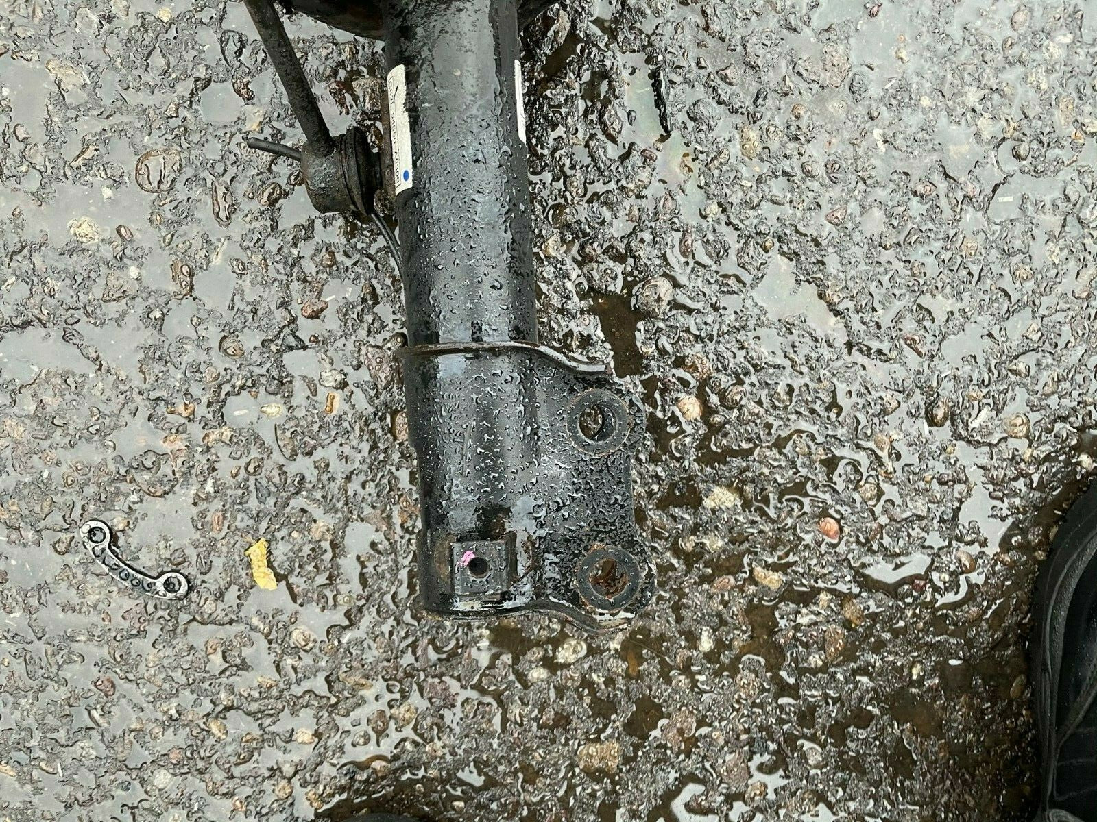 HYUNDAI i30 MK2 GD 2013 NSF PASSENGER SIDE FRONT SUSPENSION SHOCK AND SPRING