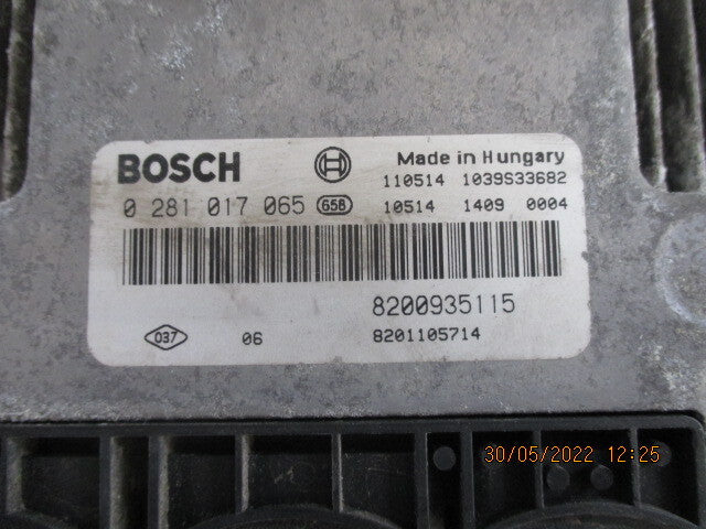 2011 VAUXHALL VIVARO ECU ENGINE CONTROL MODULE 8201105714