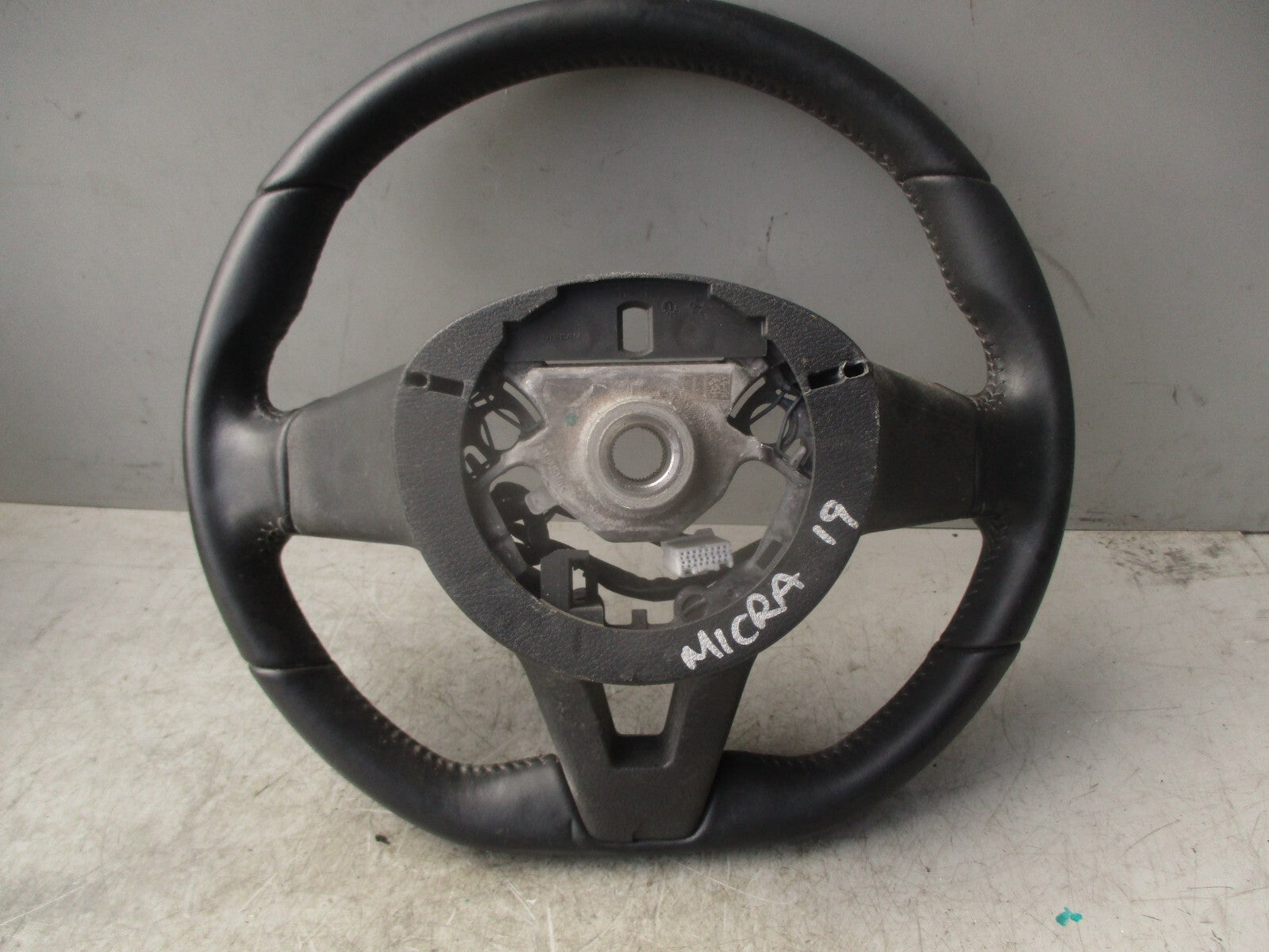2019 NISSAN MICRA K14 MK5 3 SPOKE MULTIFUNCTION STEERING WHEEL 34231448E
