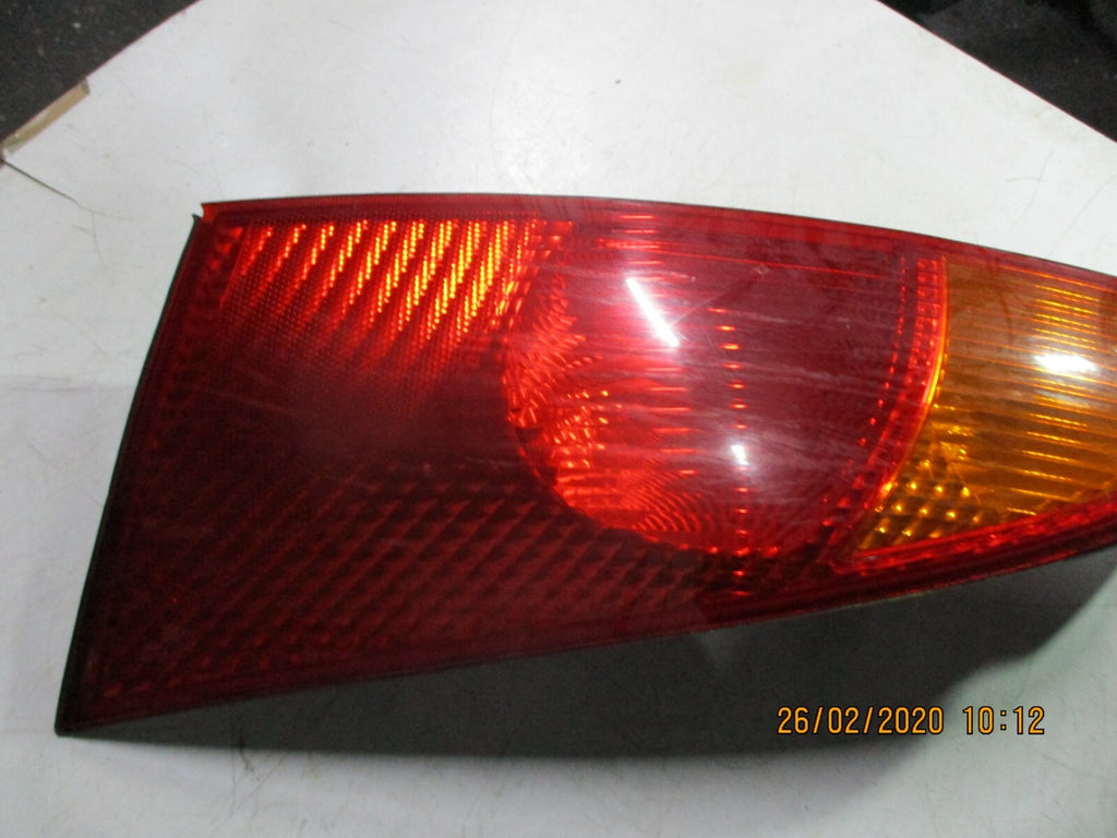 FORD FOCUS MK1 2001 NSR PASSENGER SIDE REAR BRAKE TAIL LIGHT CLUSTER ASSEMBLY