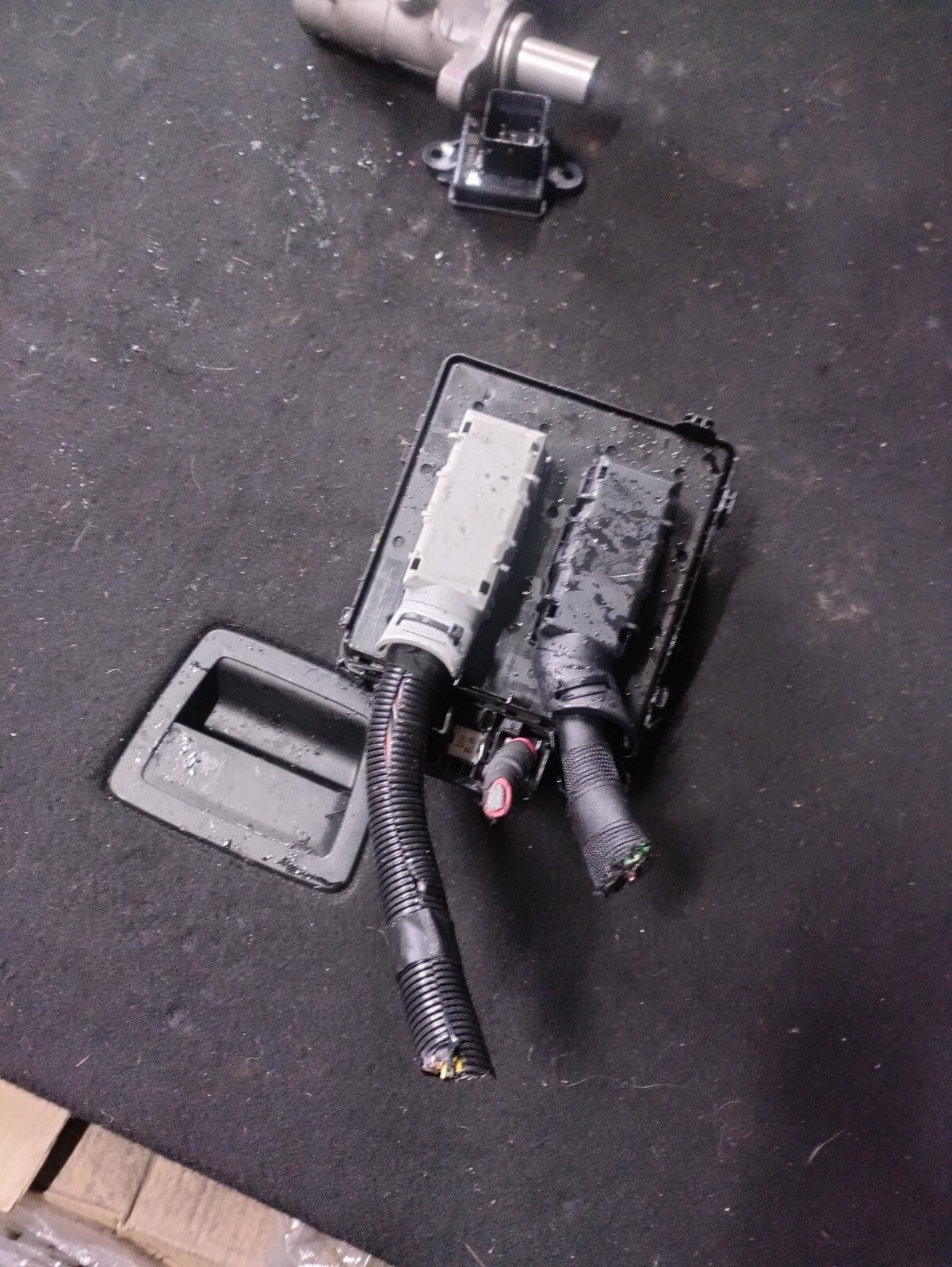 FORD TRANSIT 350 MK8 2021 FUSE JUNCTION BOX KK3T14D068CE