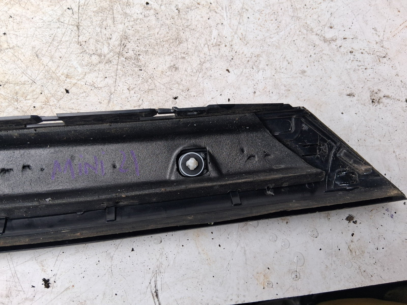 2021 BMW MINI COUNTRYMAN F60 OSF DRIVER SIDE FRONT RIGHT A PILLAR TRIM 7390104