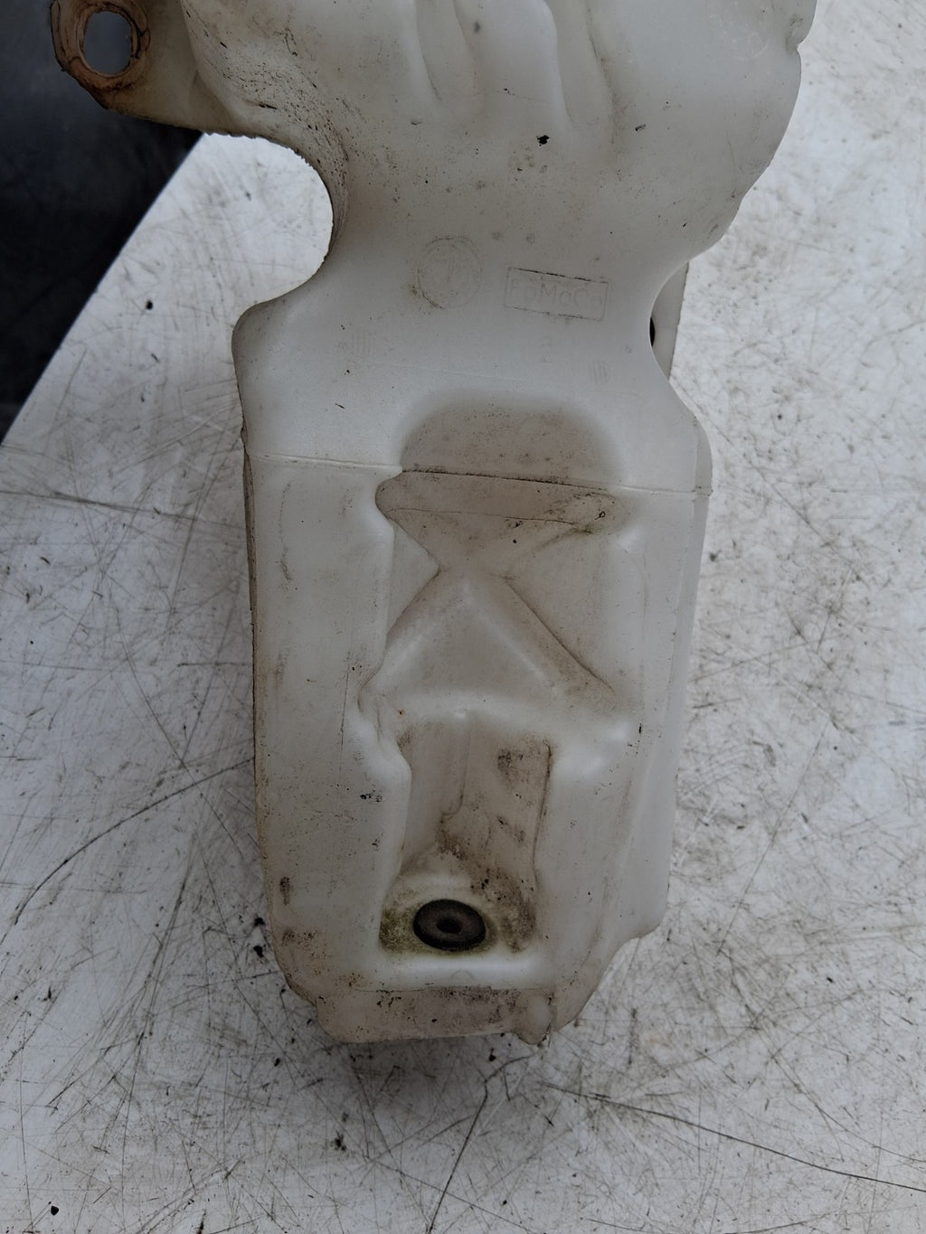 2015 FIAT 500 LOUNGE FRONT WINDSCREEN WASHER BOTTLE TANK RESERVOIR