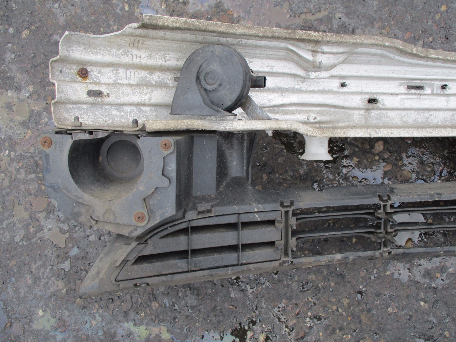 BMW 3 SERIES E46 2003 SALOON FRONT BUMPER BAR REINFORCEMENT CRASH SUPPORT BEAM