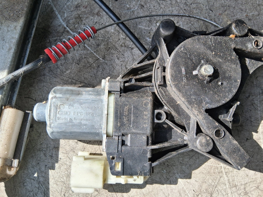 2015 FORD FIESTA MK8 OSF DRIVER SIDE FRONT WINDOW MOTOR REGULATOR 0130822619