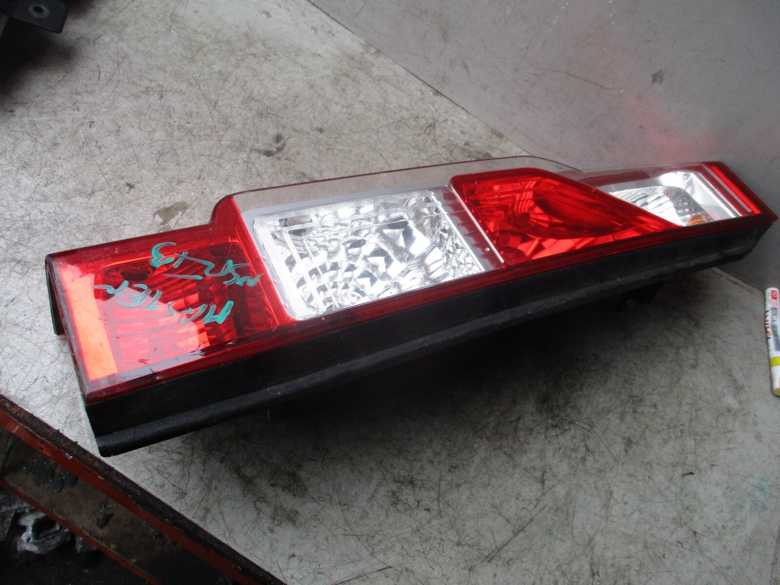 2013 RENAULT MASTER MK3 NSR PASSENGER SIDE REAR TAIL LIGHT LAMP