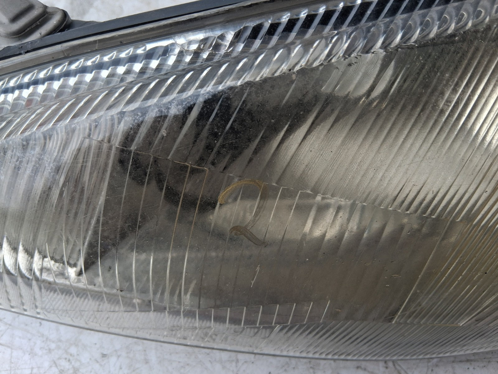 2001 PEUGEOT 206 NSF PASSENGER SIDE FRONT HEADLIGHT HEADLAMP