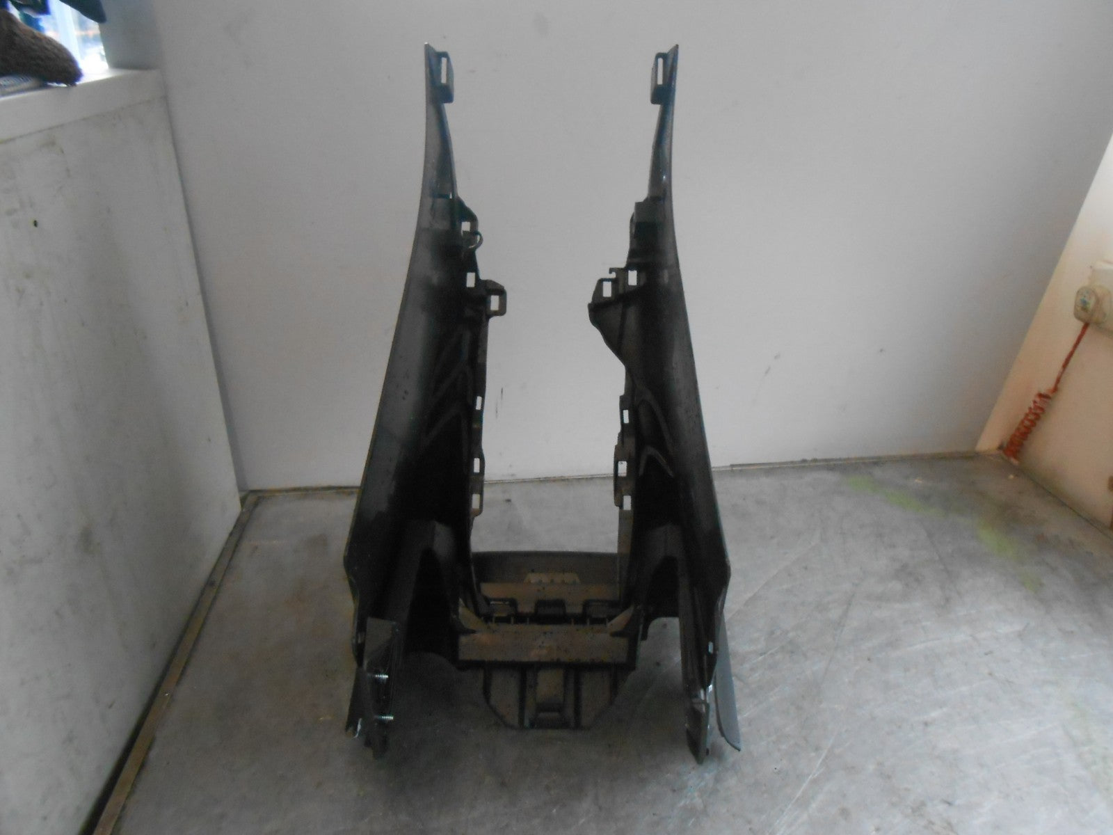MAZDA 3 BM (MK3) 2013 - 2016 FRONT CENTRE LOWER CONSOLE DASH SECTION B45A 64321