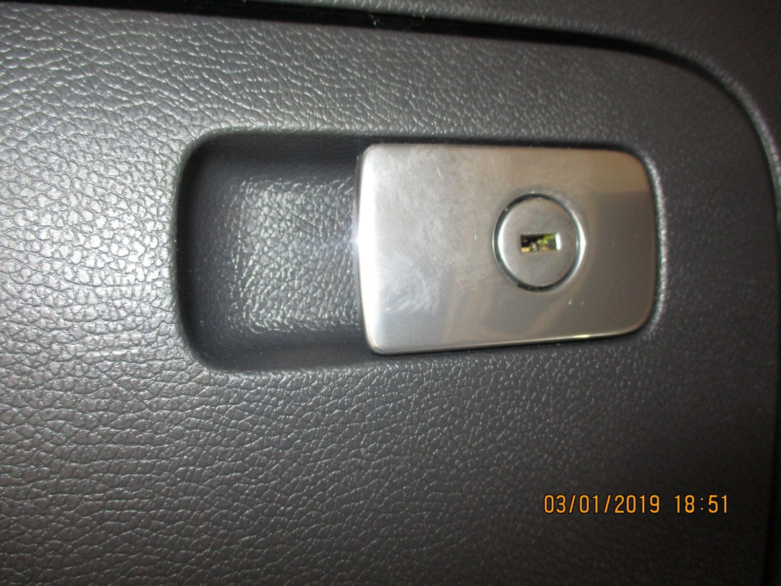 VW VOLKSWAGEN GOLF 1K MK5 GLOVE BOX STORAGE COMPARTMENT 1K2857290
