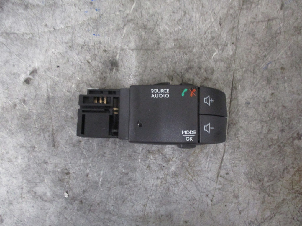 RENAULT CLIO X98 MK4 MULTI MEDIA SWITCH 255522448R
