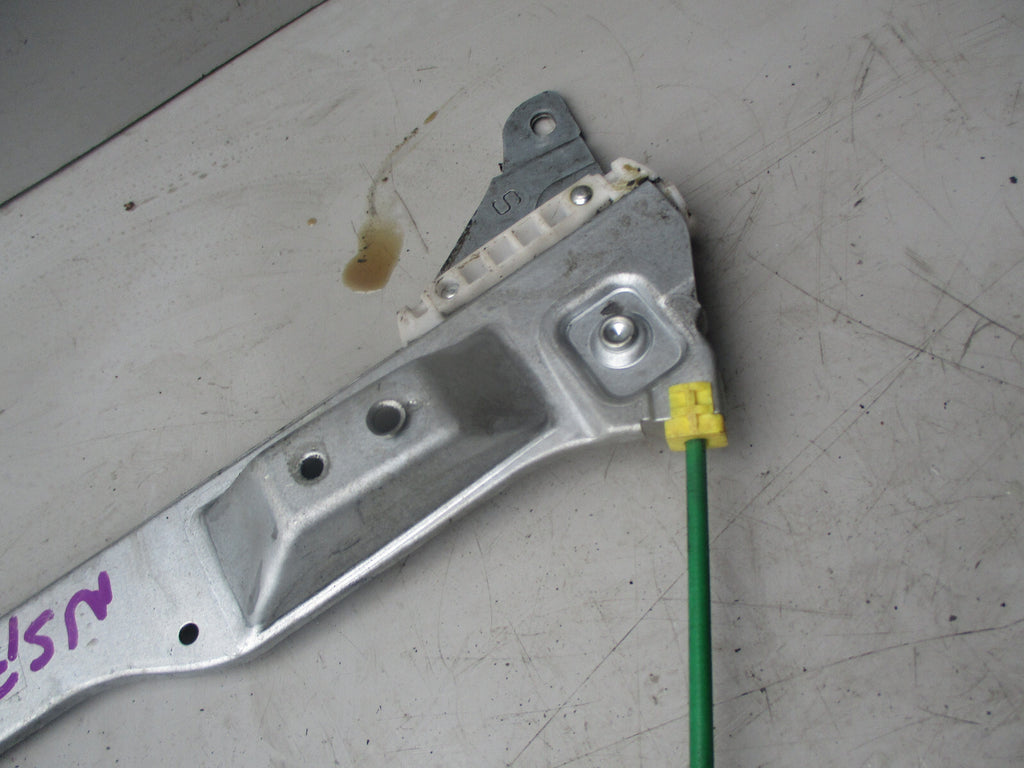 VAUXHALL CORSA D 2011 NSF PASSENGER SIDE FRONT WINDOW REGULATOR & MOTOR 1060281