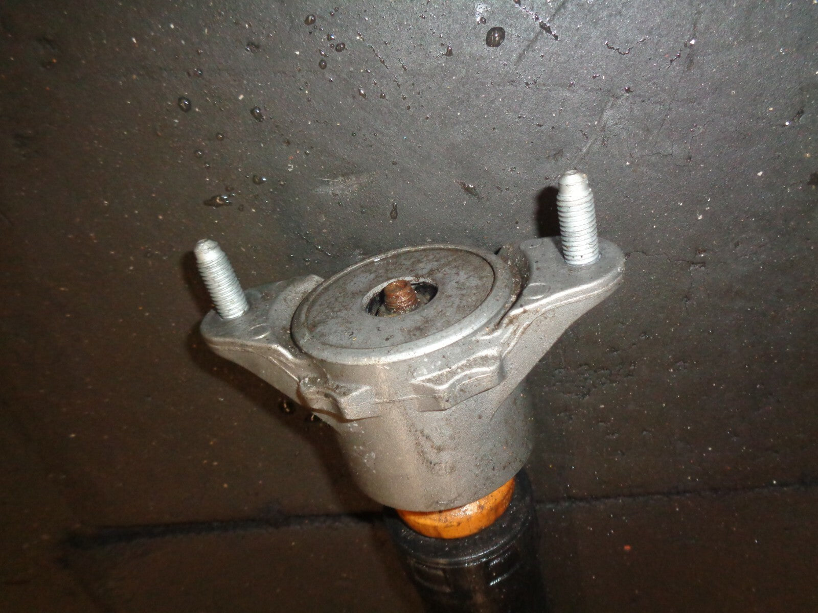 MERCEDES 2018 A CLASS W176 2.1 DIESEL REAR SHOCK ABSORBER DAMPER LEG