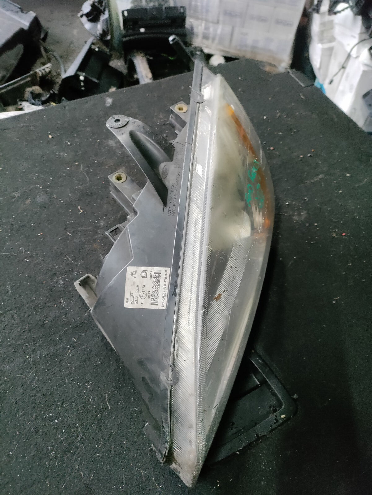 FORD FOCUS MK2 2005 HATCHBACK NS PASSENGER SIDE HEADLIGHT 4M5113W030BF