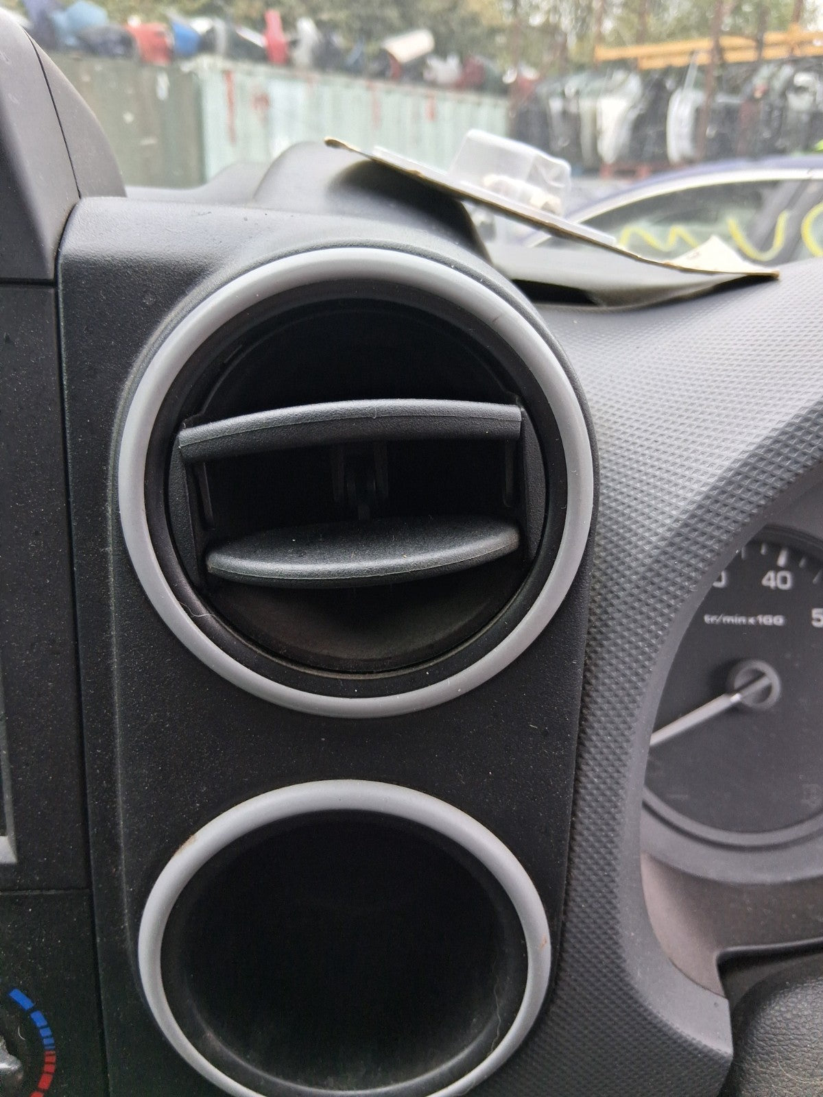 2017 PEUGEOT PARTNER MK2 FRONT DASHBOARD CENTRE BOTH AIR VENTS