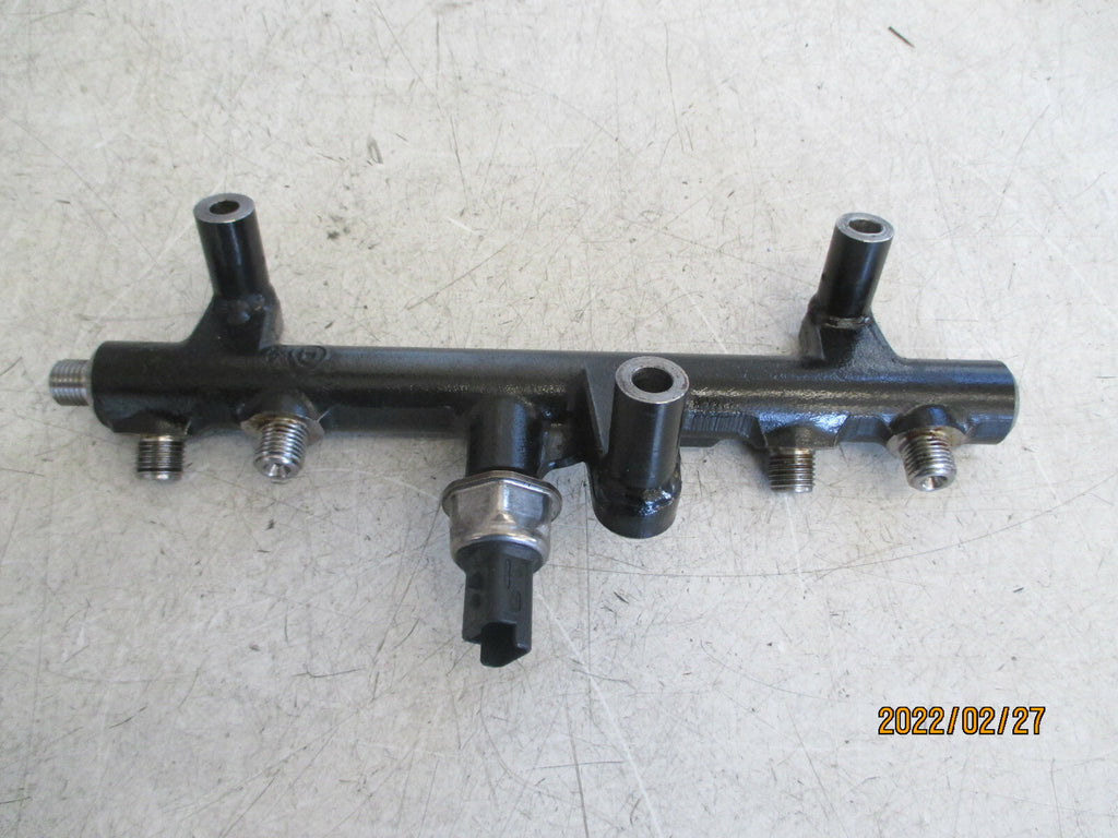 FORD S MAX 2014 2.0 DIESEL FUEL INJECTION RAIL 9681909680