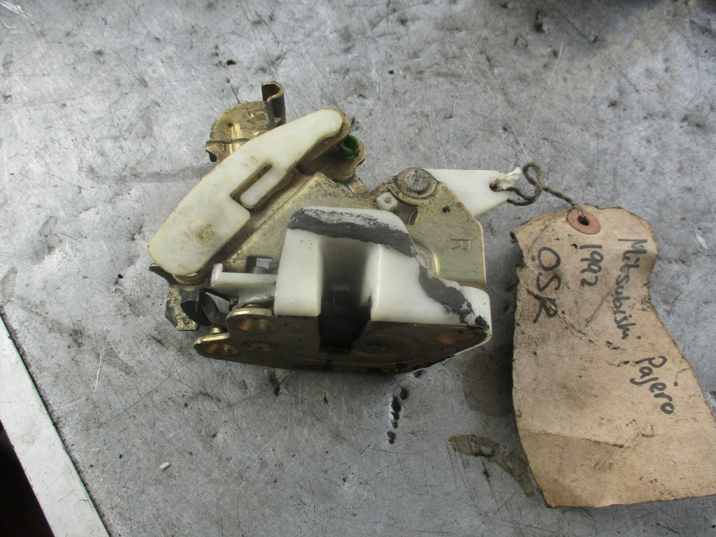 MITSUBISHI PAJERO SHOGUN 1ST GENERATION OFF DRIVER SIDE REAR DOOR LOCK MECH