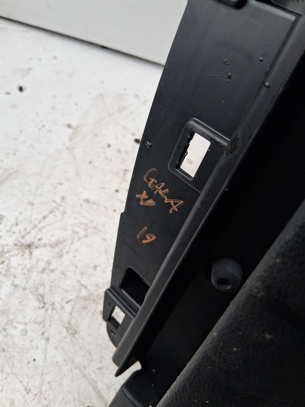 2019 FORD GALAXY MK4 NSF NEAR LEFT PASSENGER SIDE GLOVE BOX STORAGE EM2A15A563