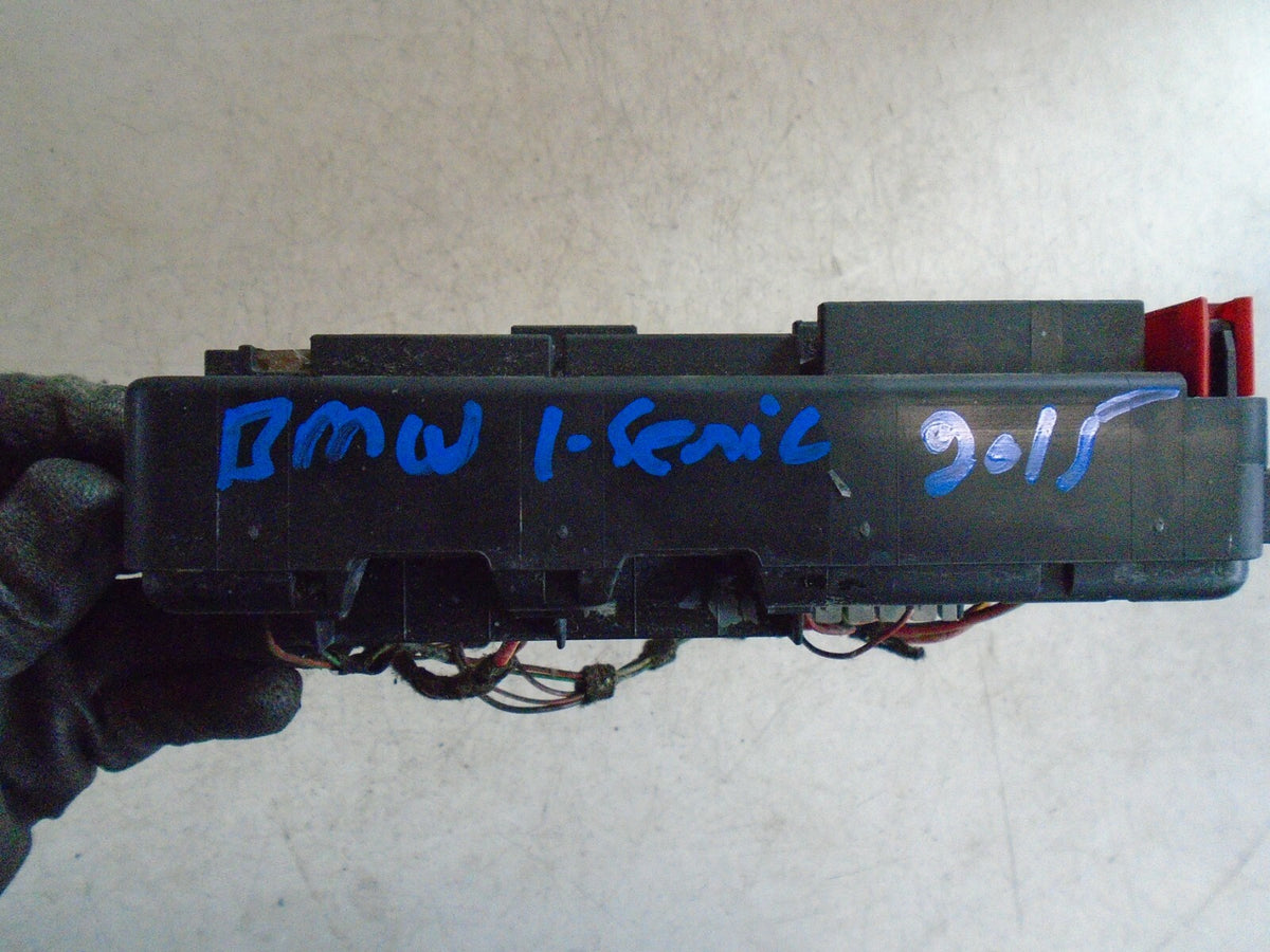 BMW 1 SERIES 2015 F20 F21 FUSE BOX 938907001