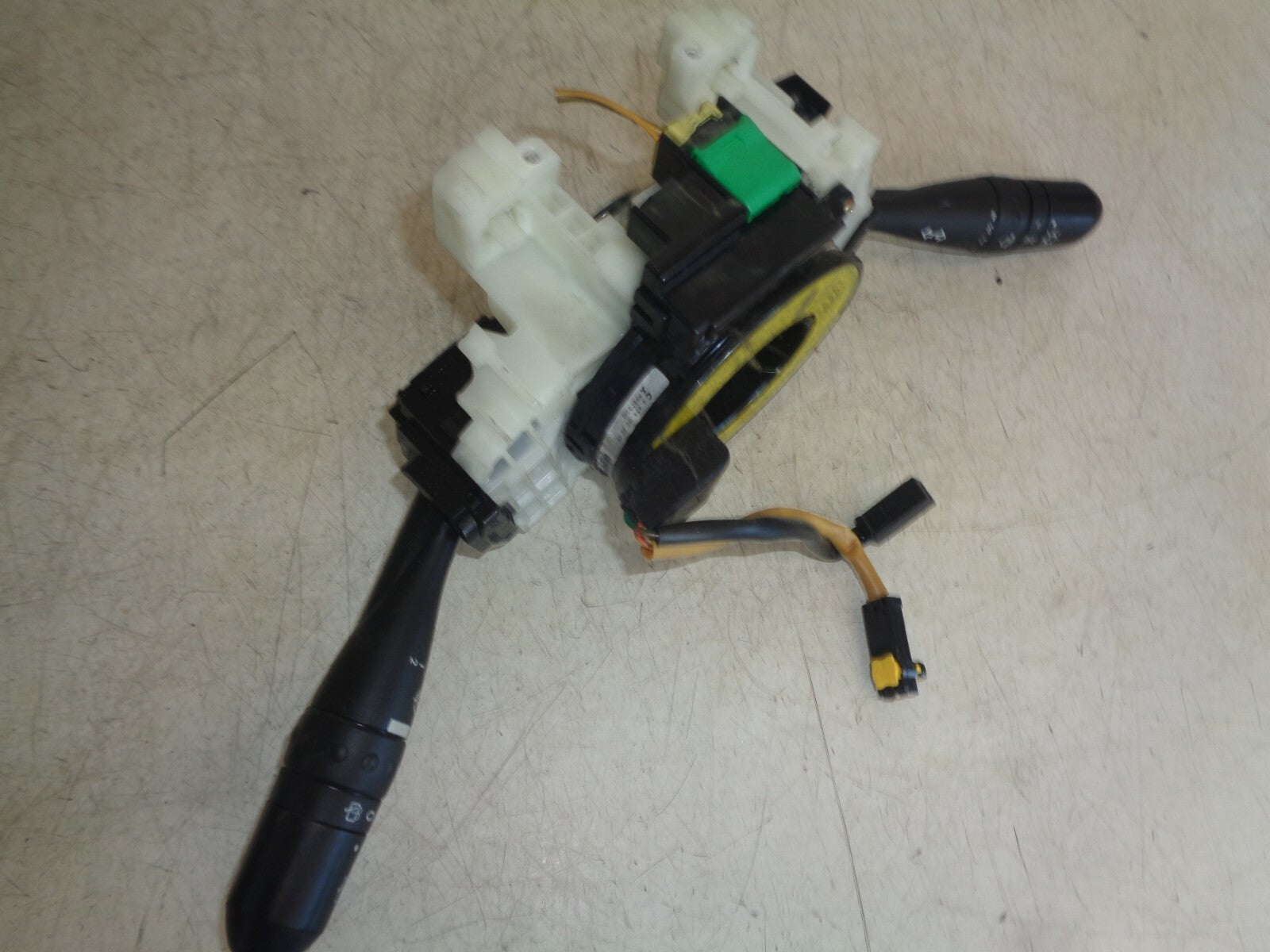 MITSUBISHI COLT MK6 2005 INDICATOR & WIPER STALKS COMBINATION SWITCH