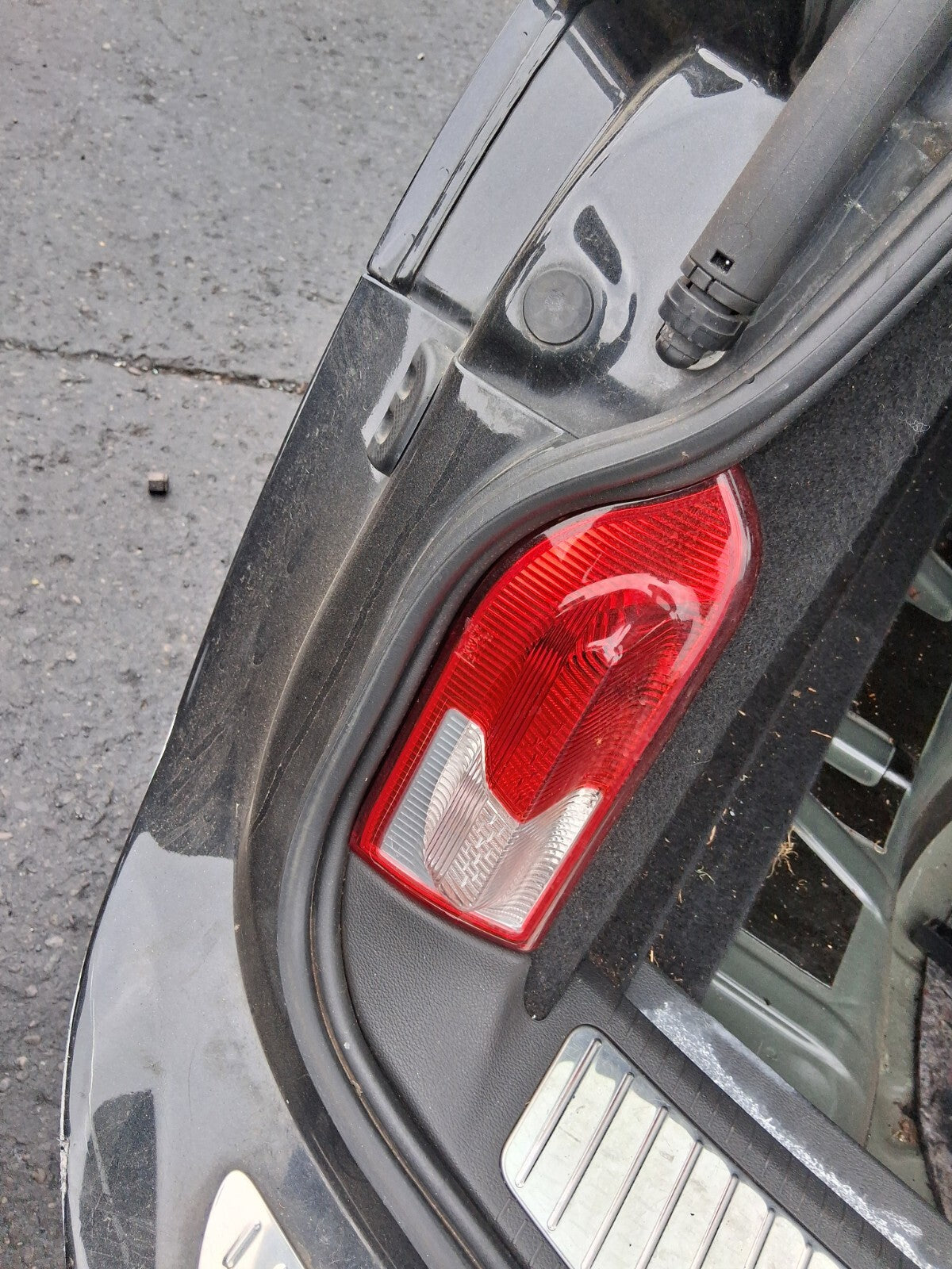 2011 VAUXHALL INSIGNIA ESTATE MK1 NS PASSENGER SIDE LEFT INNER BOOT LIGHT