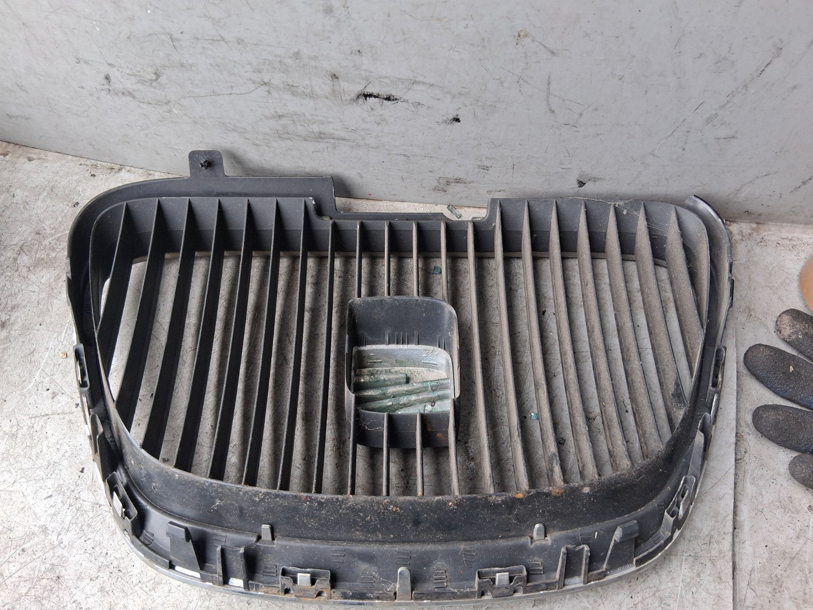 2010 SEAT LEON MK2 FACELIFT FRONT BUMPER GRILLE & BAGDE CHROME GRILLE 1P0853654A