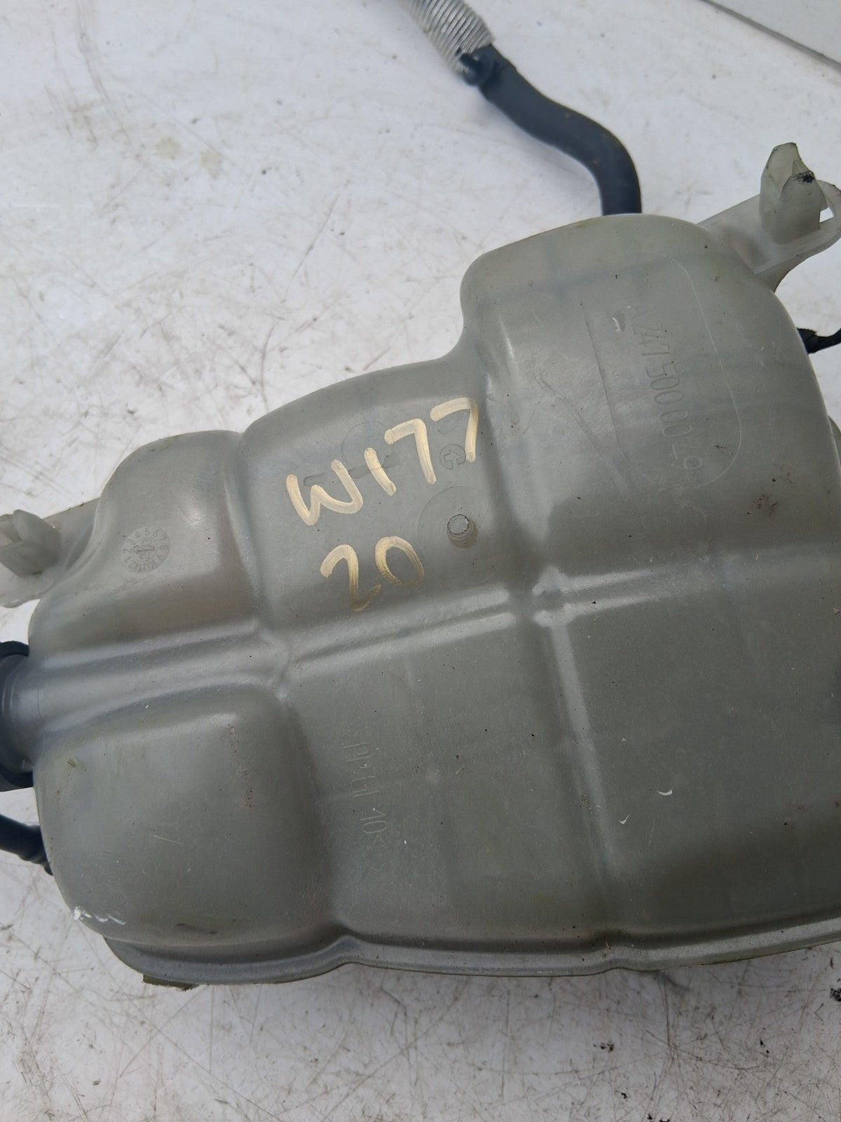 2020 MERCEDES A CLASS W177 WATER COOLANT EXPANSION TANK BOTTLE A2475000049