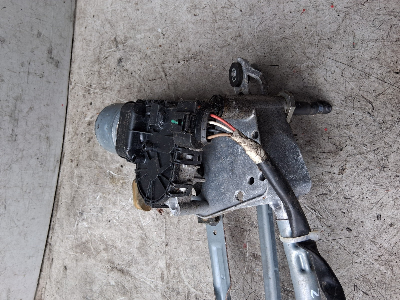 2012 PEUGEOT 208 1.2 PETROL FRONT WINDSCREEN WIPER MOTOR & LINKAGE 9673917180