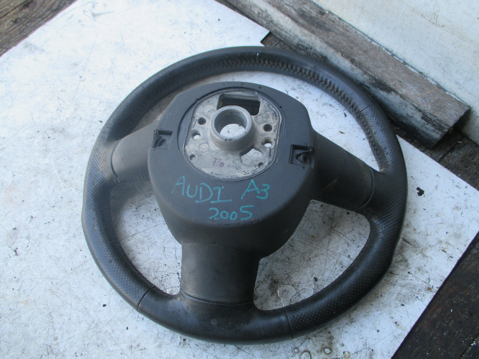 AUDI A3 2005 8P 3 SPOKE MULTIFUNCTION STEERING WHEEL 8P0419091