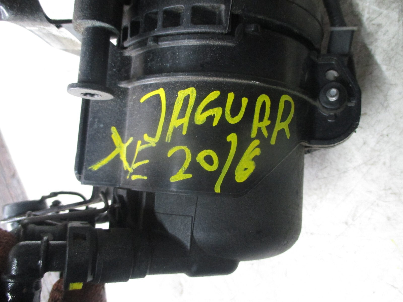 JAGUAR XE X760 2016 2.0 DIESEL FUEL FILTER HOUSING GX739D202AD