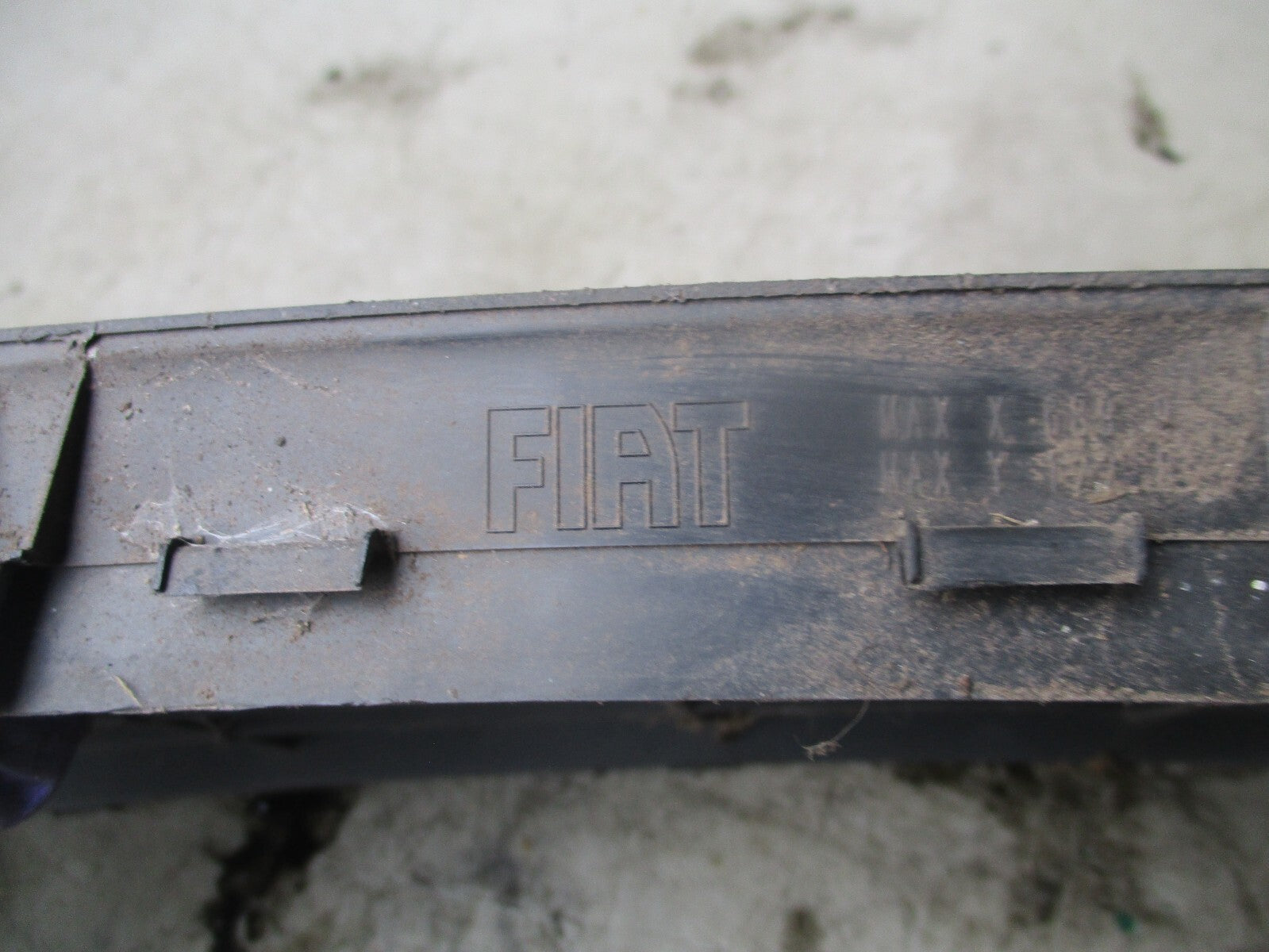 2007 FIAT BRAVO CENTRAL FRONT BUMPER GRILLE 735414653
