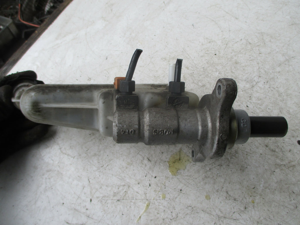 HYUNDAI I30 2014 MK2 BRAKE MASTER CYLINDER RESERVOIR BOTTLE TANK ASSEMBLY UNIT