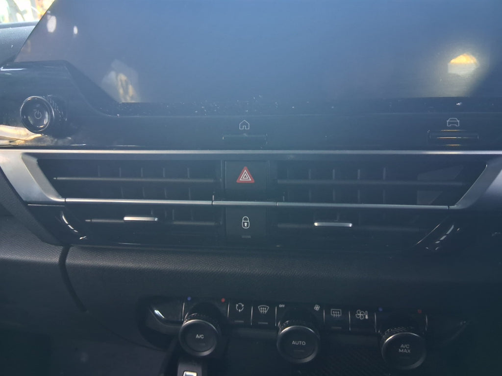 2023 CITROEN C4 MK3 FRONT DASH BOTH CENTER AIR VENTS WITH HAZARD SWITCH
